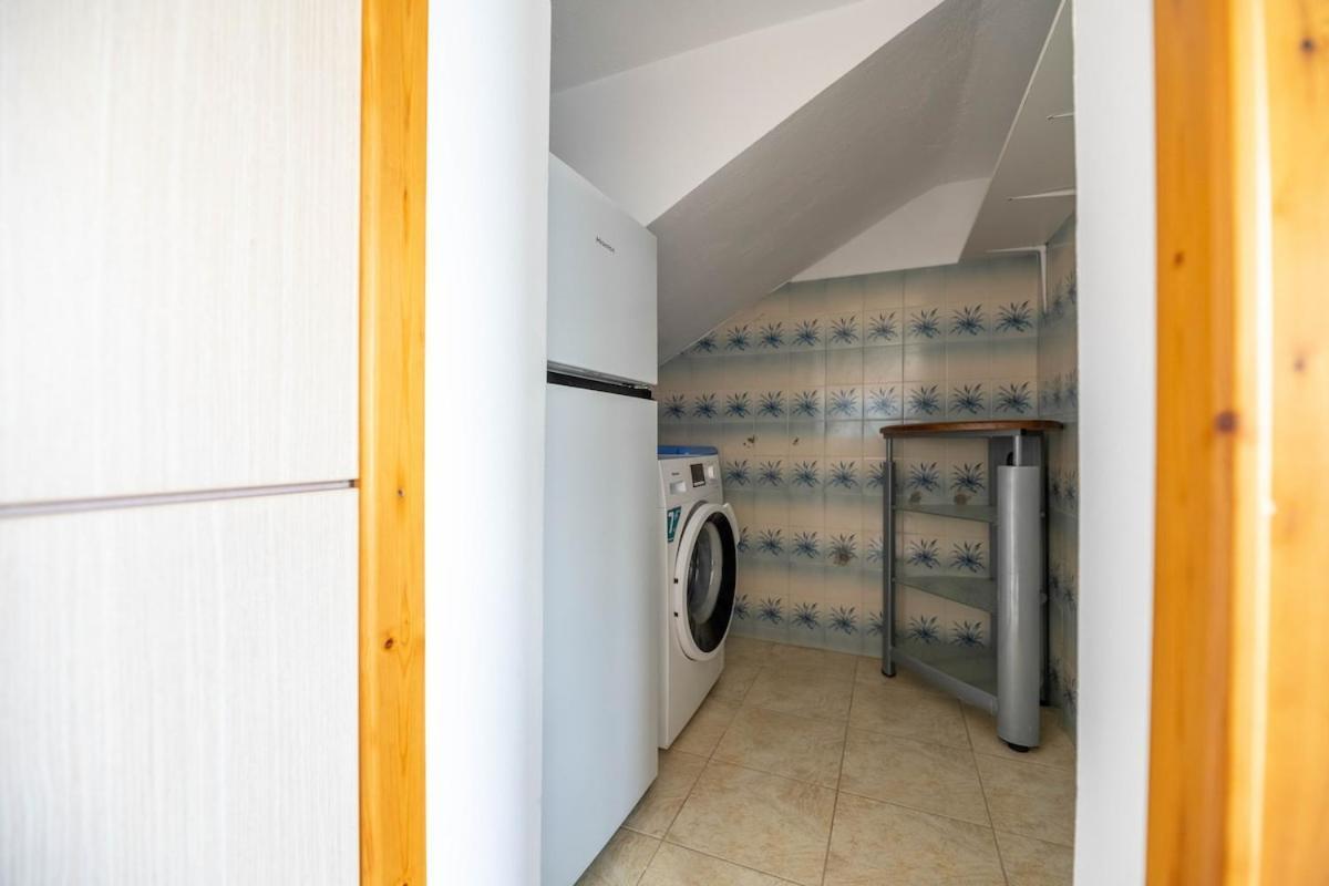 Springs Petronas Apartment Archangelos  Exterior foto