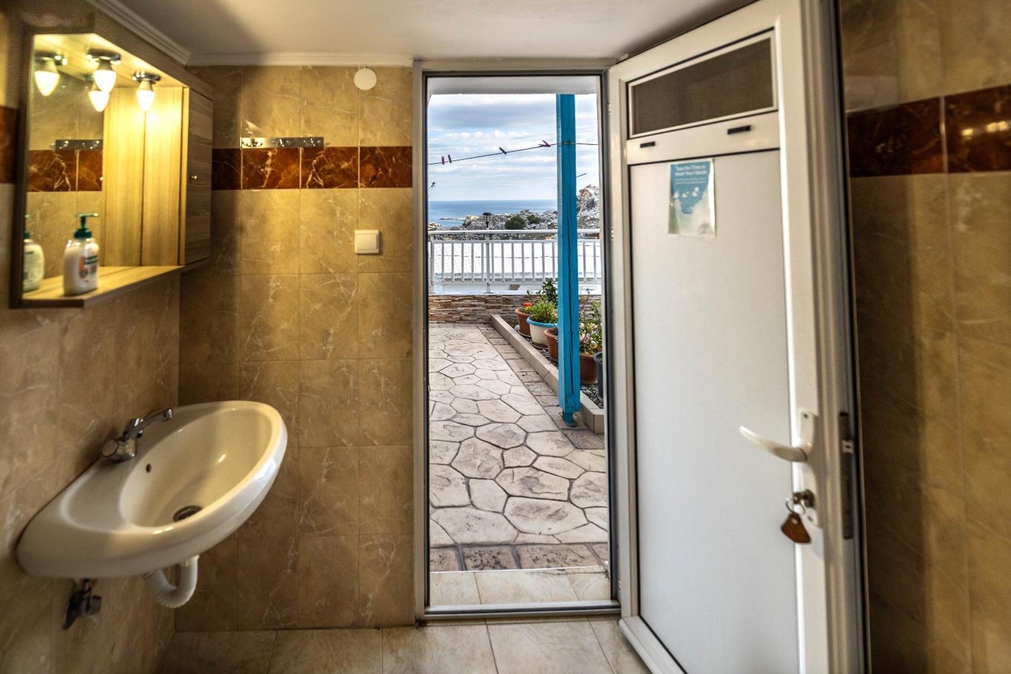 Springs Petronas Apartment Archangelos  Exterior foto